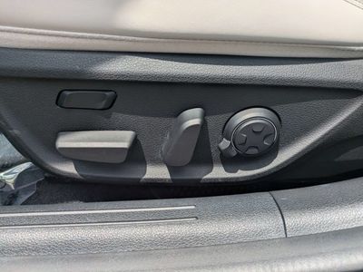 2025 Genesis G70 - Photo 18