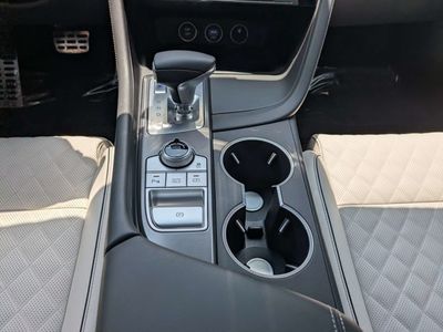 2025 Genesis G70 - Photo 17