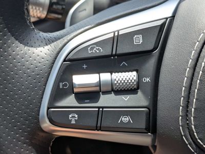 2025 Genesis G70 - Photo 23