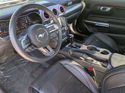 2021 Ford Mustang - Photo 13