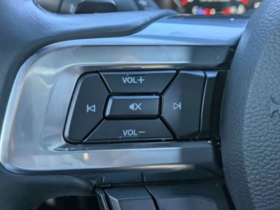 2021 Ford Mustang - Photo 21