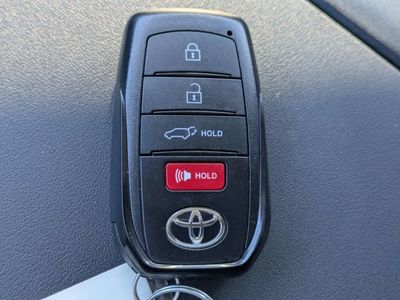 2025 Toyota Highlander - Photo 28
