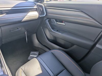 2026 Mazda CX-50 - Photo 14