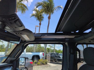 2022 Jeep Wrangler - Photo 20