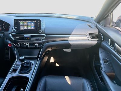 2019 Honda Accord - Photo 17