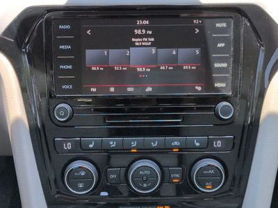 2021 Volkswagen Passat - Photo 18