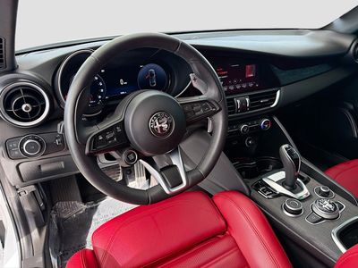 2024 Alfa Romeo Giulia - Photo 26