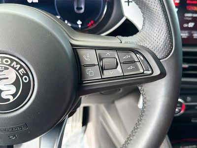 2024 Alfa Romeo Giulia - Photo 38
