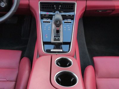 2022 Porsche Panamera - Photo 19
