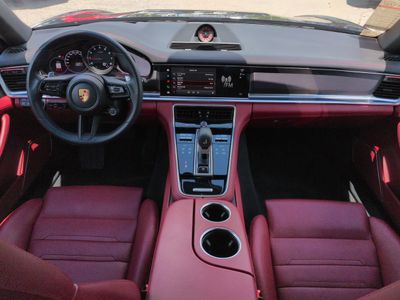 2022 Porsche Panamera - Photo 15