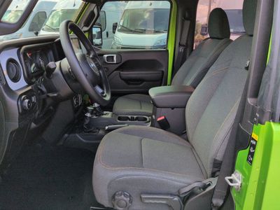 2025 Jeep Wrangler - Photo 15