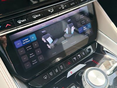 2022 Jeep Grand Wagoneer - Photo 32