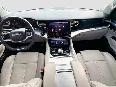 2022 Jeep Grand Wagoneer - Photo 17