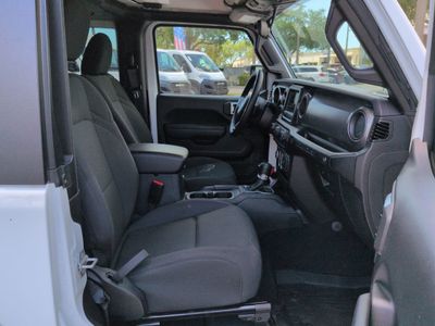 2022 Jeep Wrangler - Photo 13