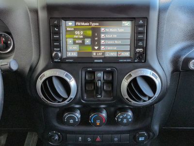 2015 Jeep Wrangler - Photo 18