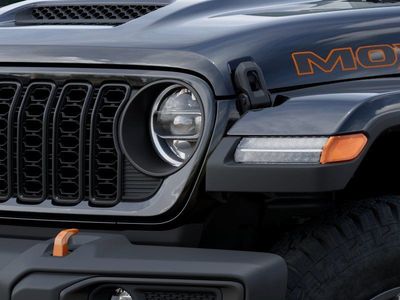 2026 Jeep Gladiator — photo 10 view