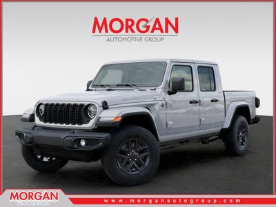 2026 Jeep Gladiator Sport S in White/off-white — front three-quarter view