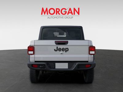 2026 Jeep Gladiator — photo 7 view