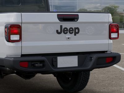 2026 Jeep Gladiator — photo 13 view