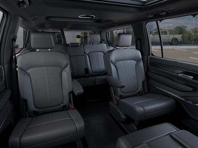 2026 Jeep Grand Wagoneer - Photo 15