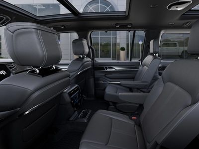 2026 Jeep Grand Wagoneer - Photo 23