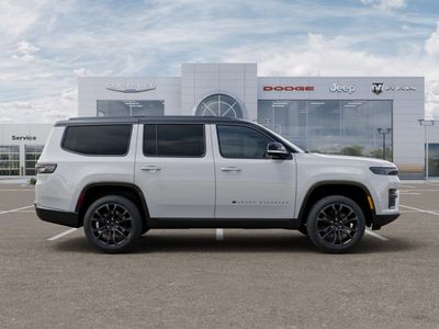 2026 Jeep Grand Wagoneer - Photo 21