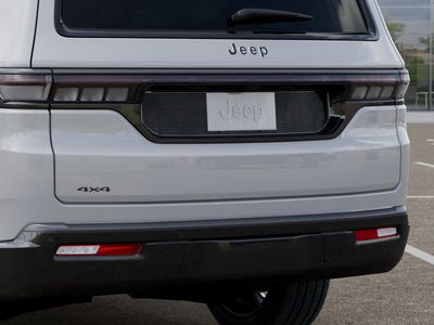 2026 Jeep Grand Wagoneer - Photo 13