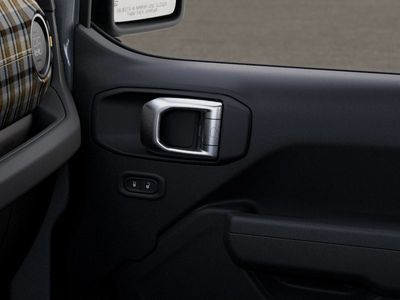 2026 Jeep Wrangler - Photo 25