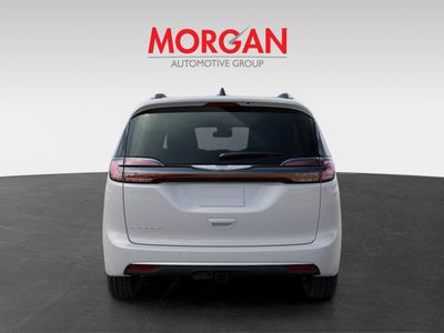2026 Chrysler Pacifica — photo 7 view