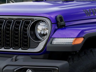 2026 Jeep Gladiator — photo 10 view