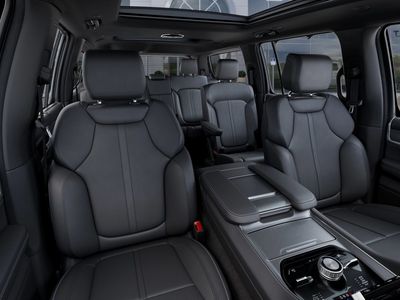 2026 Jeep Grand Wagoneer - Photo 16