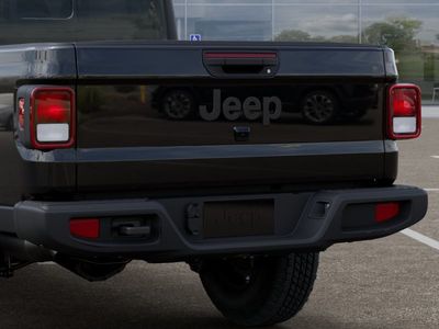 2026 Jeep Gladiator — photo 13 view