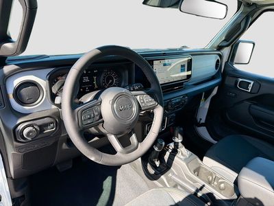 2026 Jeep Wrangler - Photo 27