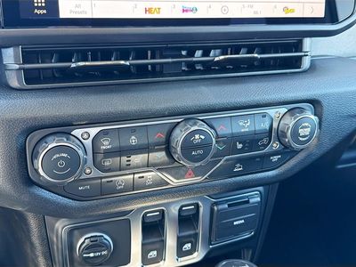 2026 Jeep Wrangler - Photo 32
