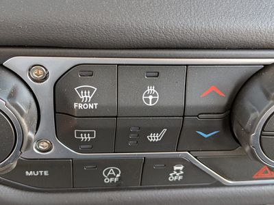 2026 Jeep Wrangler - Photo 24