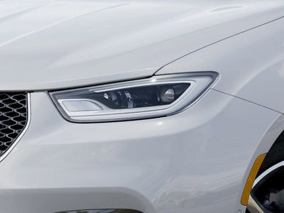2026 Chrysler Pacifica — photo 10 view