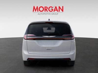 2026 Chrysler Pacifica — photo 7 view