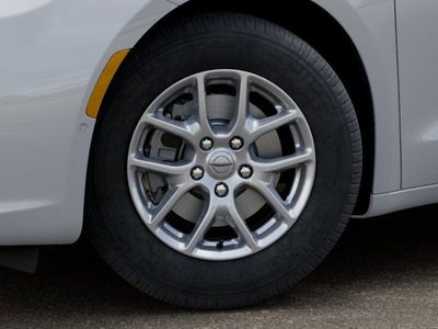2026 Chrysler Pacifica — photo 8 view