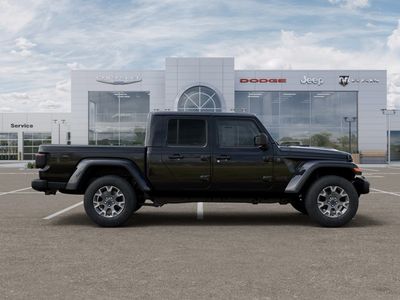 2026 Jeep Gladiator - Photo 21