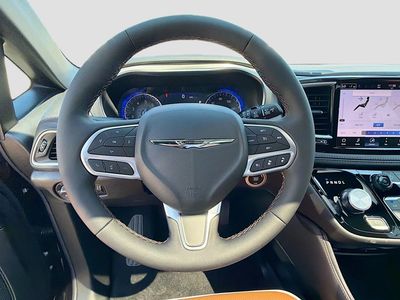 2026 Chrysler Pacifica — photo 40 view