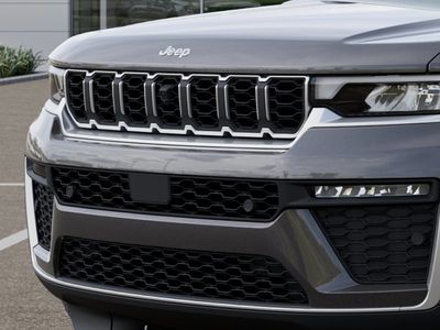 2026 Jeep Grand Cherokee — photo 11 view