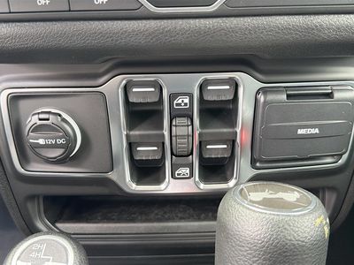 2026 Jeep Wrangler — photo 32 view