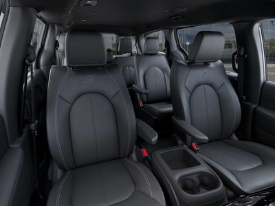 2026 Chrysler Pacifica - Photo 16