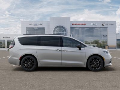 2026 Chrysler Pacifica - Photo 21