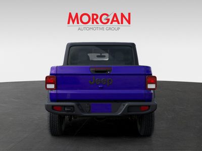 2026 Jeep Gladiator — photo 7 view
