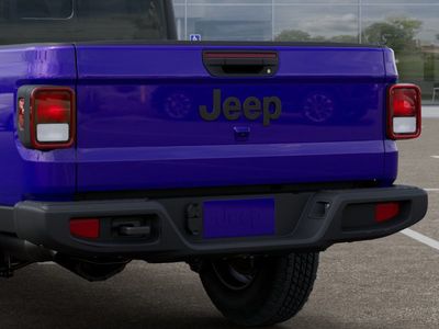 2026 Jeep Gladiator — photo 13 view