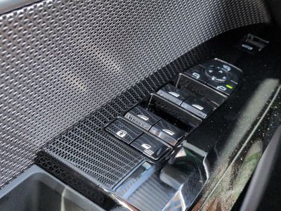 2025 BMW 7 Series - Photo 26