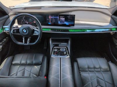 2025 BMW 7 Series - Photo 15