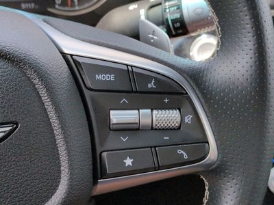 2025 Genesis G70 - Photo 28