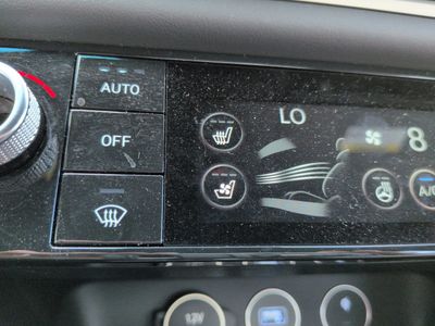 2025 Genesis G70 - Photo 25